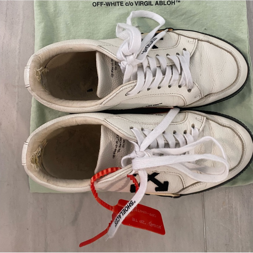 Off White leather sneakers with dust bag